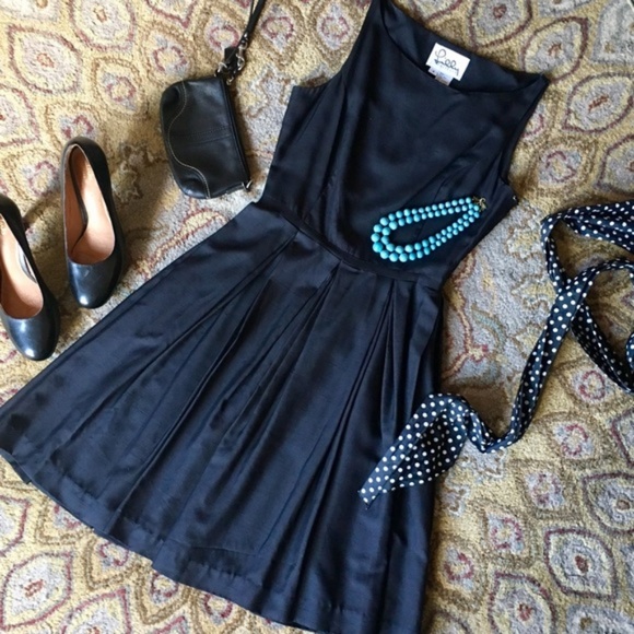 Lilly Pulitzer Dresses & Skirts - ✨Lilly Pulitzer VINTAGE Silk Fit & Flare LBD, Sz 4